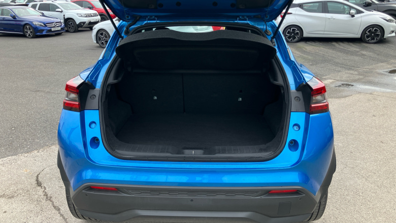 Nissan Juke 1.0 DiG-T 114 Tekna 5dr Petrol Hatchback